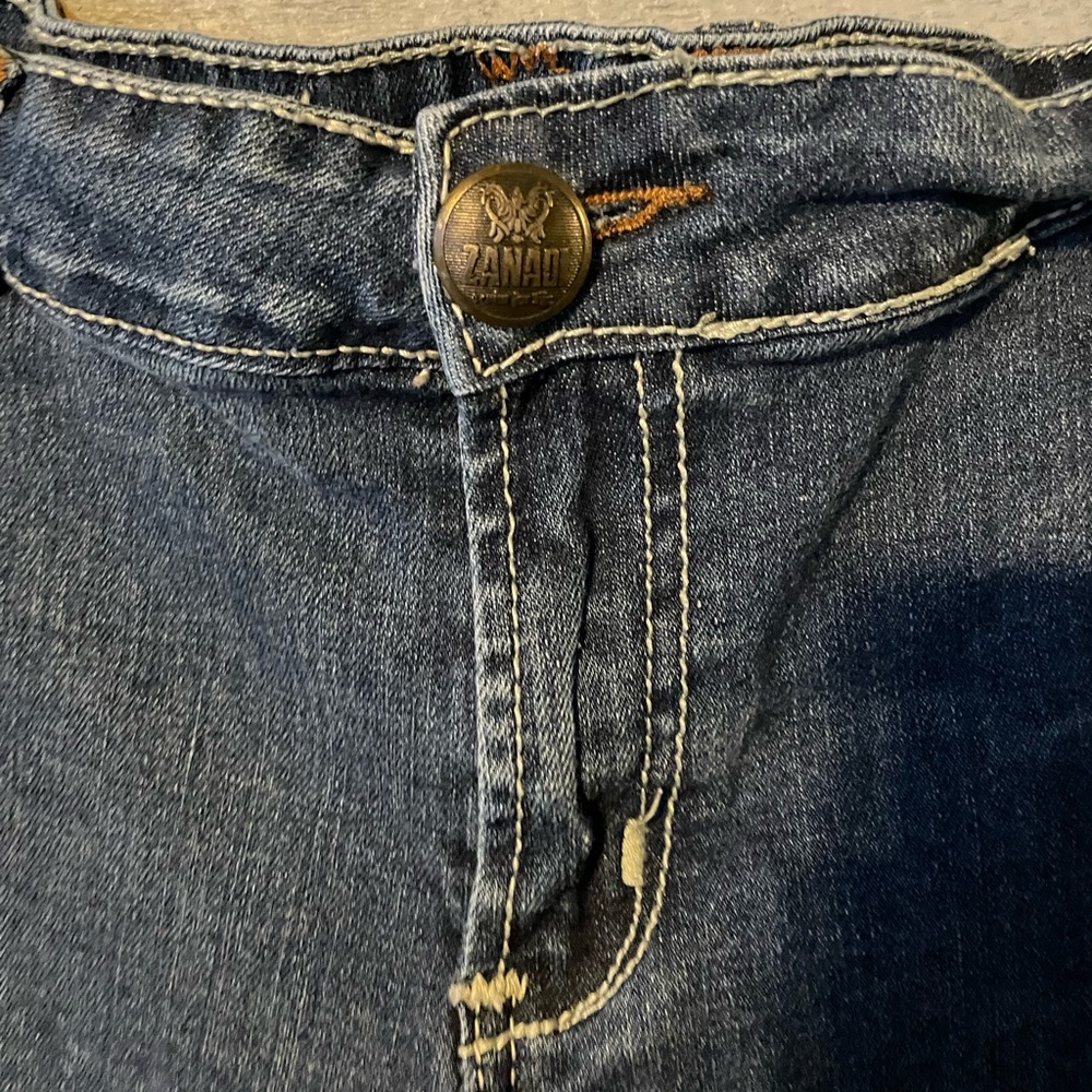Zanadi Y2K Wide Leg Distressed Jeans - Picture 4 of 7